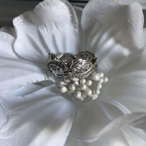 ‎Crystal vine ring